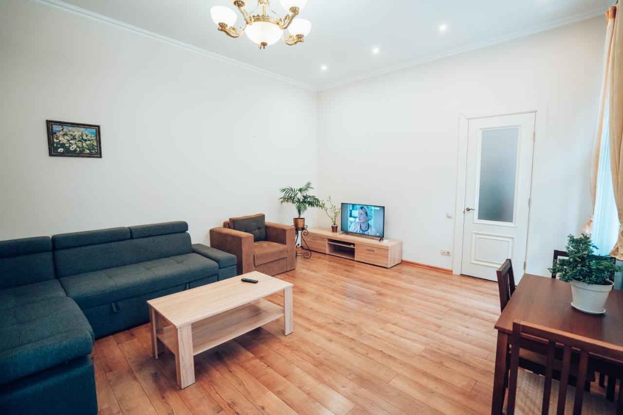 Wonderful Flat On City Center ウージュホロド エクステリア 写真